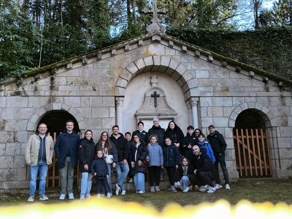 Los Coordinadores de Pastoral Juvenil Gabrielista recorre en Francia los pasos de San Luis María de Montfort